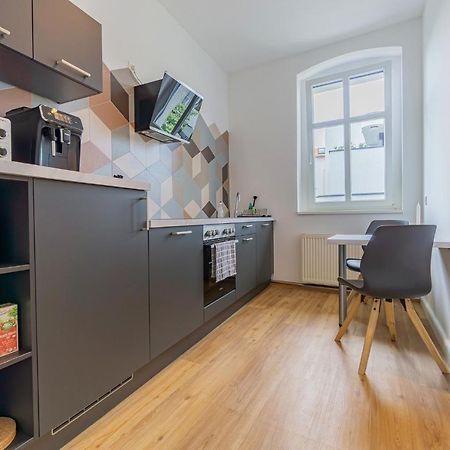 Modernes Apartment - Zentral, Ruhig, Wlan, Netflix, Kueche, Schreibtisch, Parkplatz, Waschtrockner Cottbus Exteriér fotografie