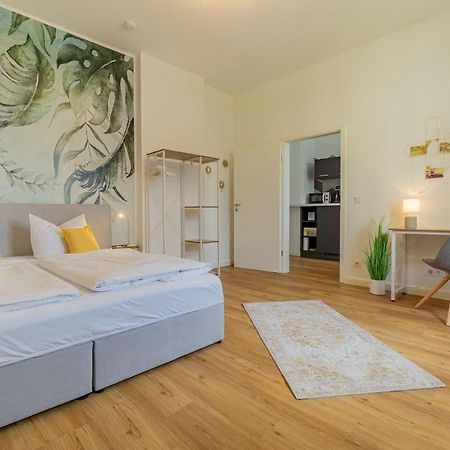 Modernes Apartment - Zentral, Ruhig, Wlan, Netflix, Kueche, Schreibtisch, Parkplatz, Waschtrockner Cottbus Exteriér fotografie