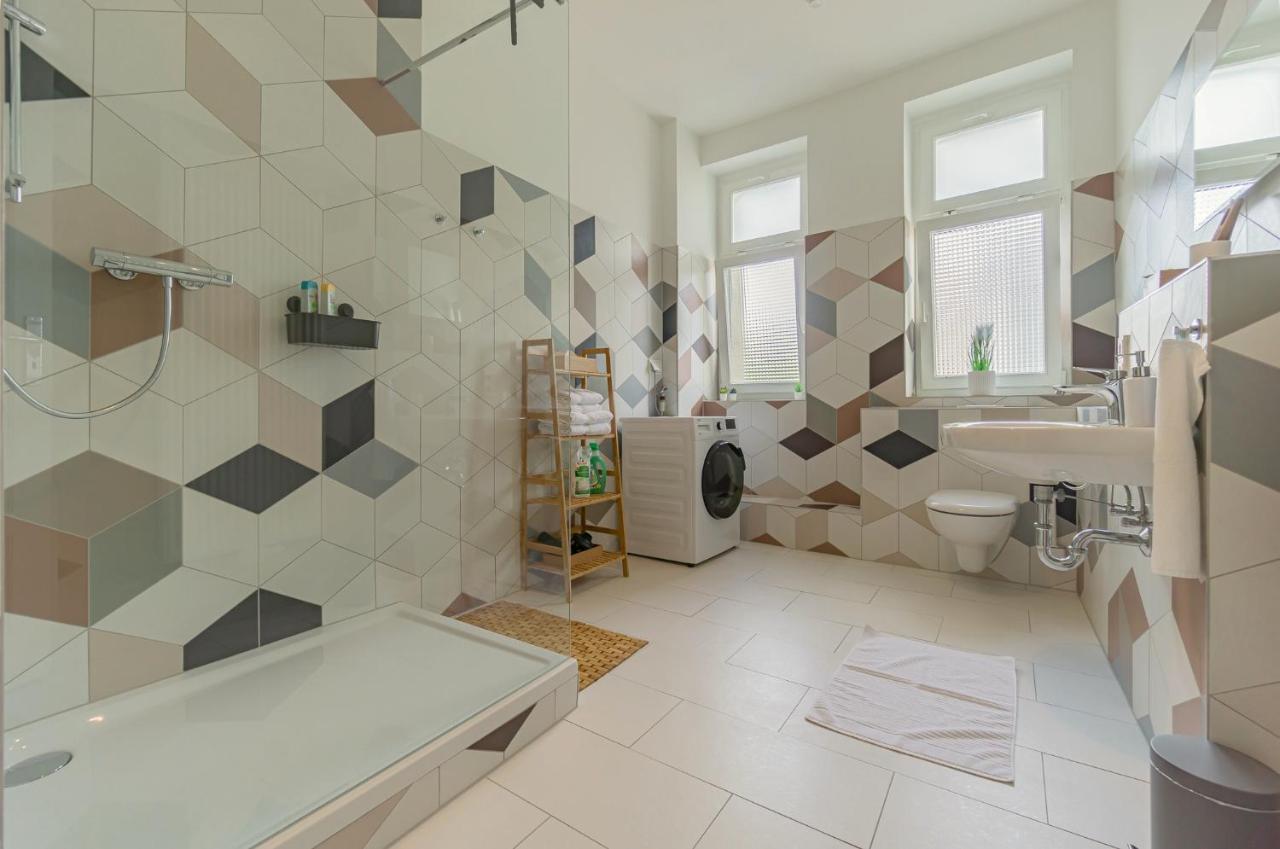 Modernes Apartment - Zentral, Ruhig, Wlan, Netflix, Kueche, Schreibtisch, Parkplatz, Waschtrockner Cottbus Exteriér fotografie