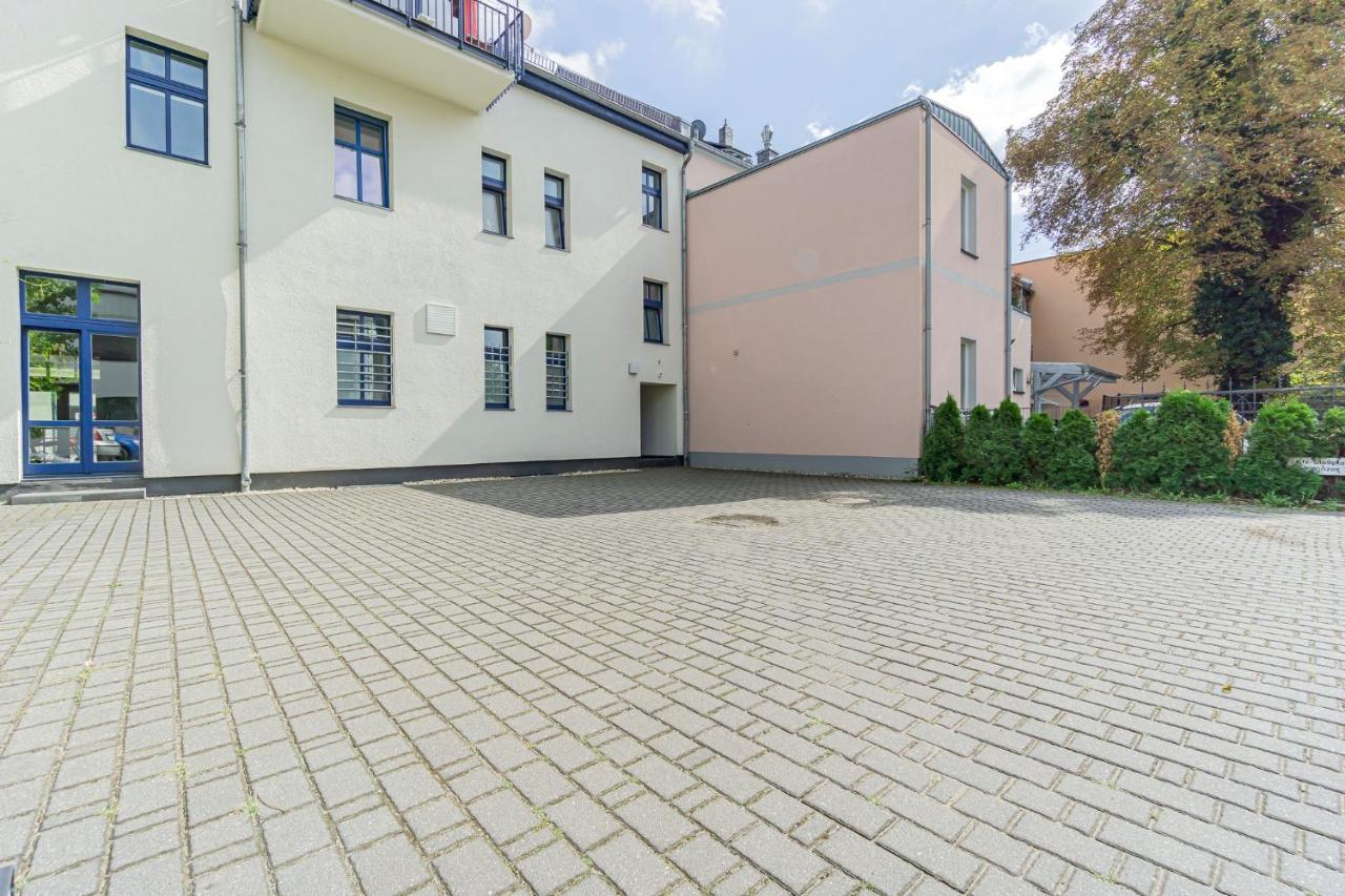 Modernes Apartment - Zentral, Ruhig, Wlan, Netflix, Kueche, Schreibtisch, Parkplatz, Waschtrockner Cottbus Exteriér fotografie